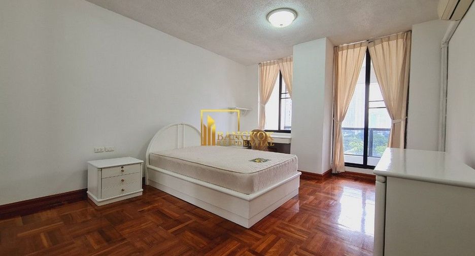 For rent 3 bedrooms apartment in Pathum Wan, Bangkok