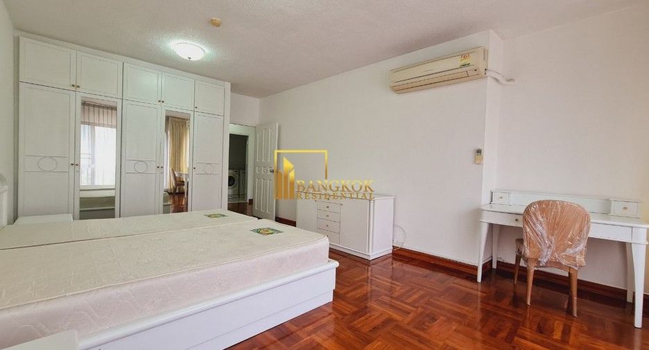 For rent 3 bedrooms apartment in Pathum Wan, Bangkok