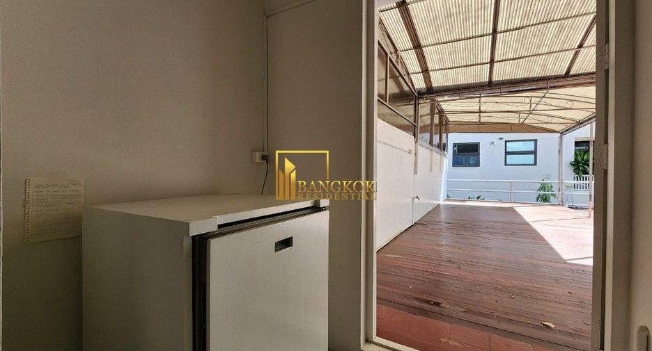 For rent 3 bedrooms apartment in Pathum Wan, Bangkok
