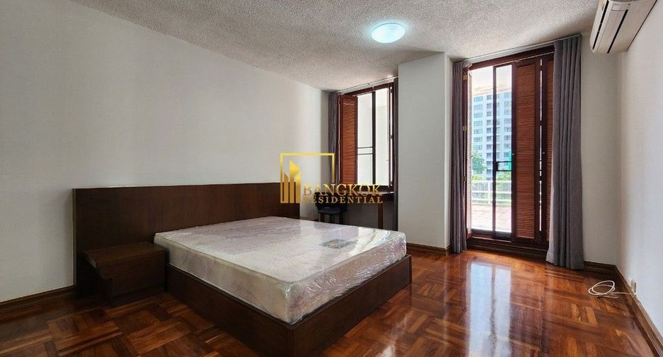 For rent 3 bedrooms apartment in Pathum Wan, Bangkok