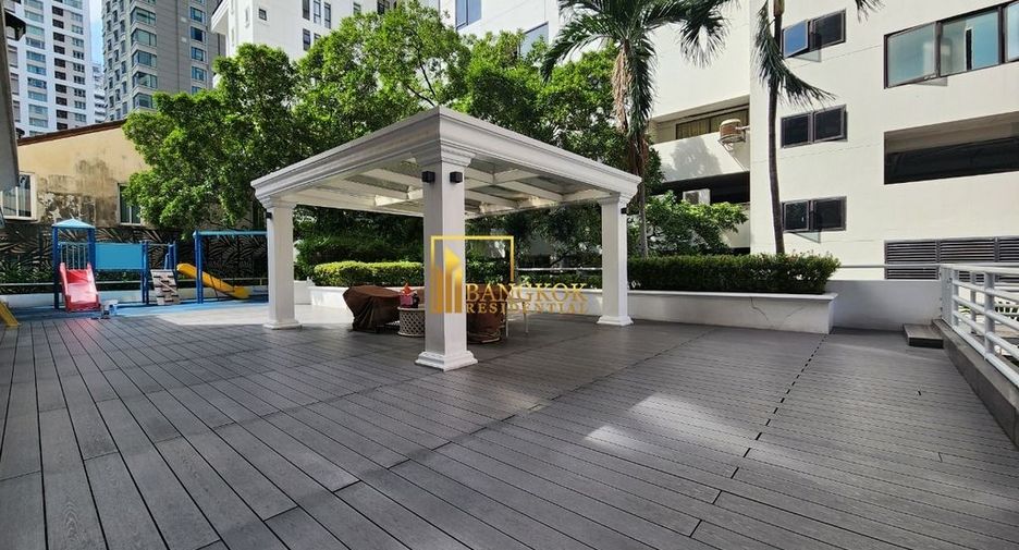 For rent 3 bedrooms apartment in Pathum Wan, Bangkok