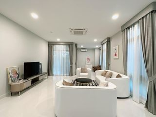 For rent 5 bedrooms house in Saphan Sung, Bangkok