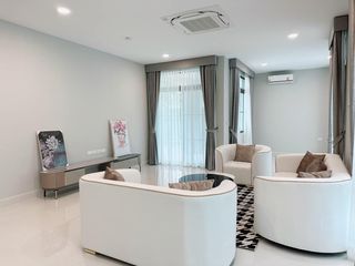For rent 5 bedrooms house in Saphan Sung, Bangkok