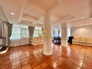 For rent 3 bedrooms apartment in Pathum Wan, Bangkok