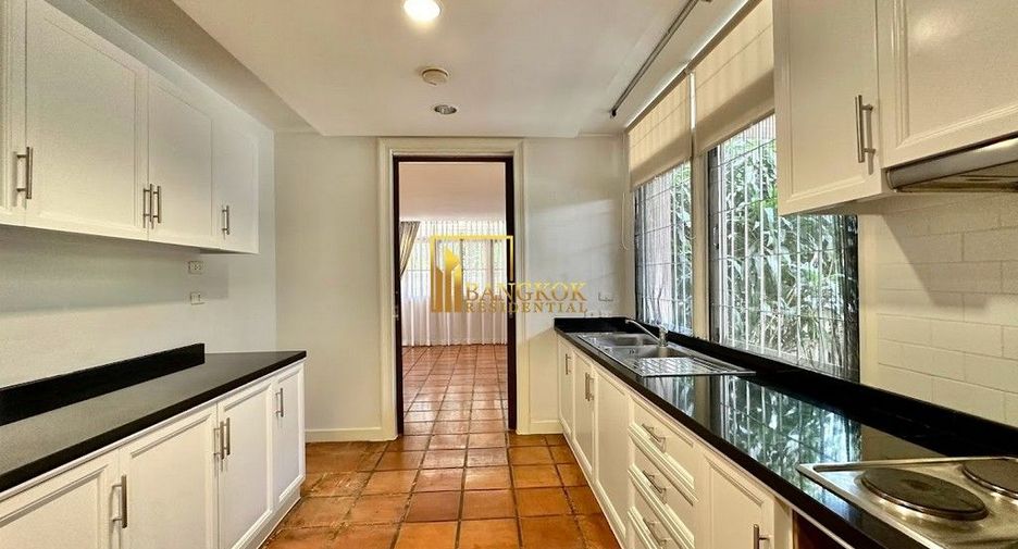 For rent 3 bedrooms apartment in Pathum Wan, Bangkok