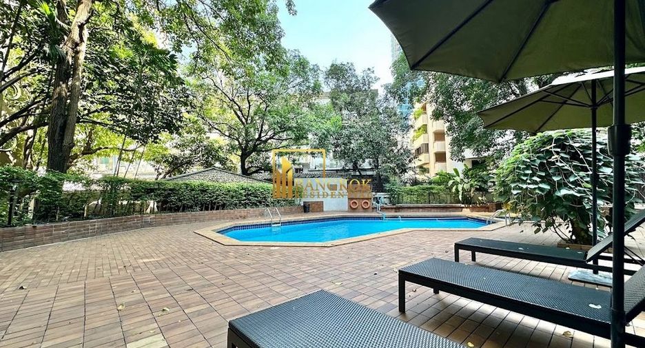 For rent 3 bedrooms apartment in Pathum Wan, Bangkok