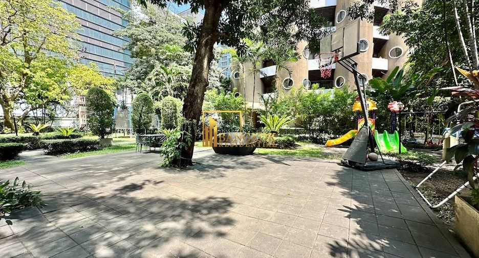 For rent 3 bedrooms apartment in Pathum Wan, Bangkok