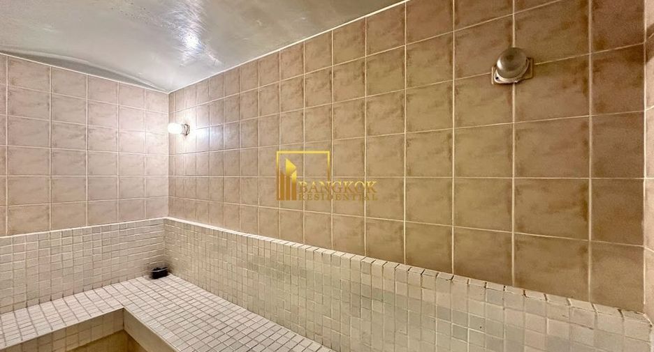 For rent 3 bedrooms apartment in Pathum Wan, Bangkok