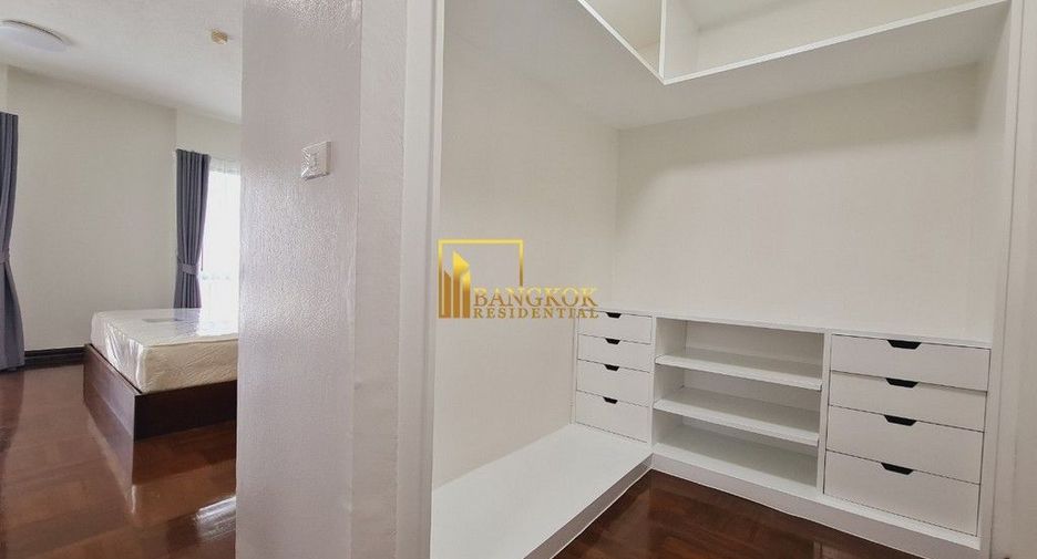 For rent 3 bedrooms apartment in Pathum Wan, Bangkok