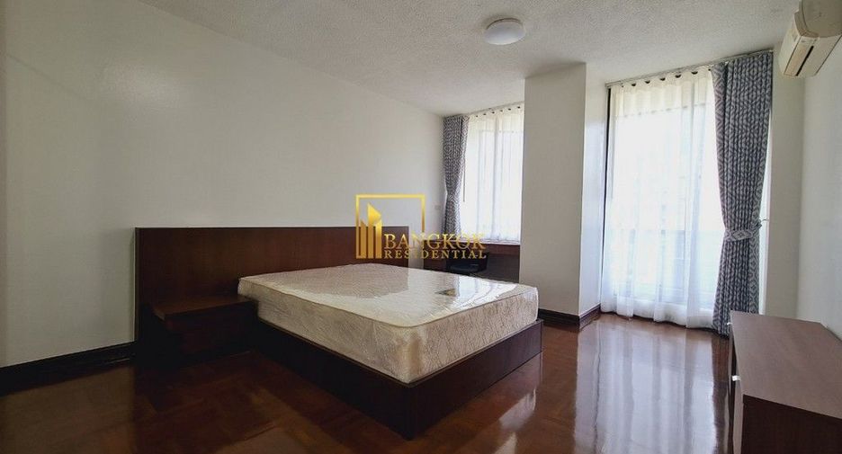For rent 3 bedrooms apartment in Pathum Wan, Bangkok