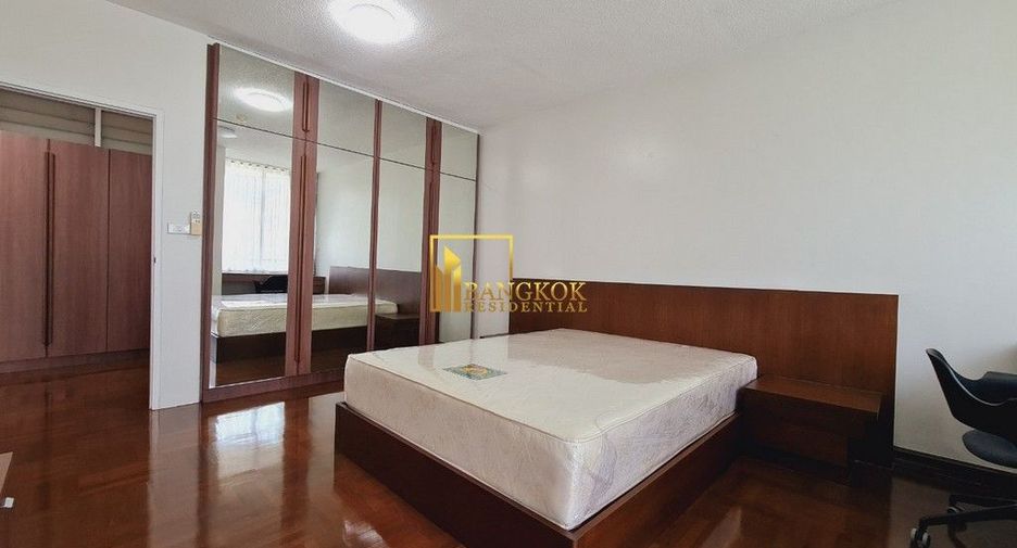 For rent 3 bedrooms apartment in Pathum Wan, Bangkok