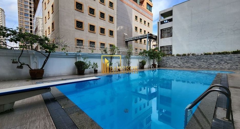 For rent 3 bedrooms apartment in Pathum Wan, Bangkok