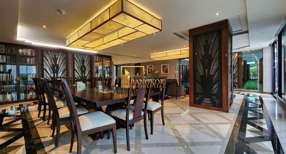 For rent 3 bedrooms apartment in Pathum Wan, Bangkok