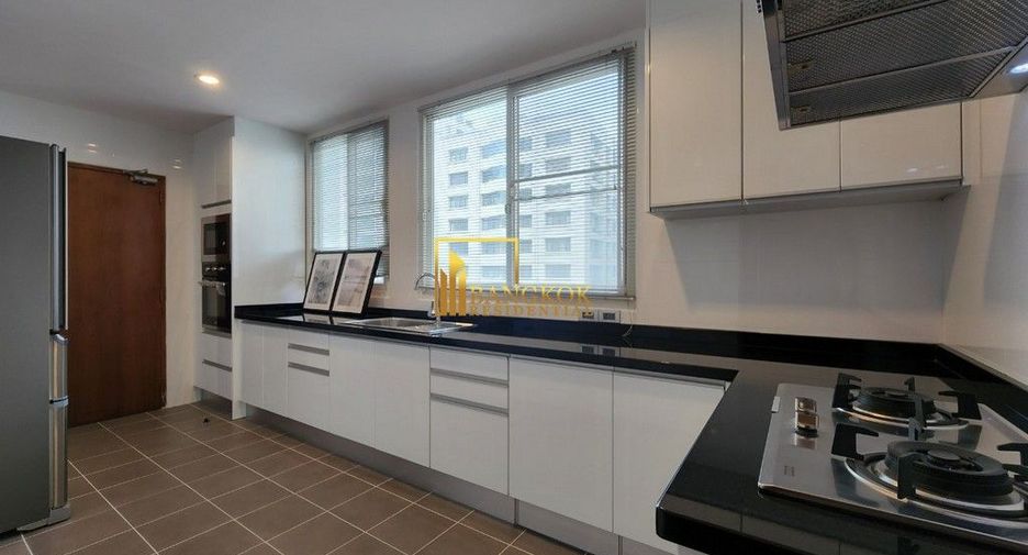 For rent 3 ベッドルーム apartment in Sathon, Bangkok