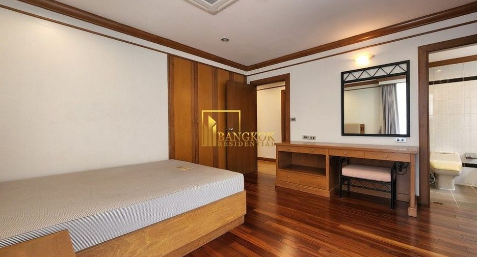 For rent 3 ベッドルーム apartment in Sathon, Bangkok