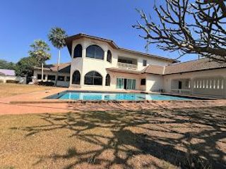 For rent 5 Beds house in Bang Lamung, Chonburi
