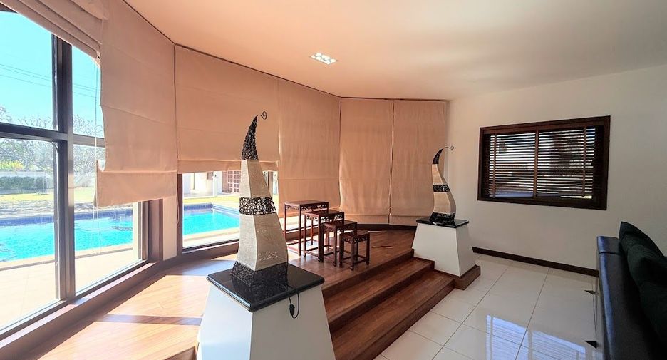 Haus zur Miete mit 5 Zimmer in Bang Lamung, Chonburi