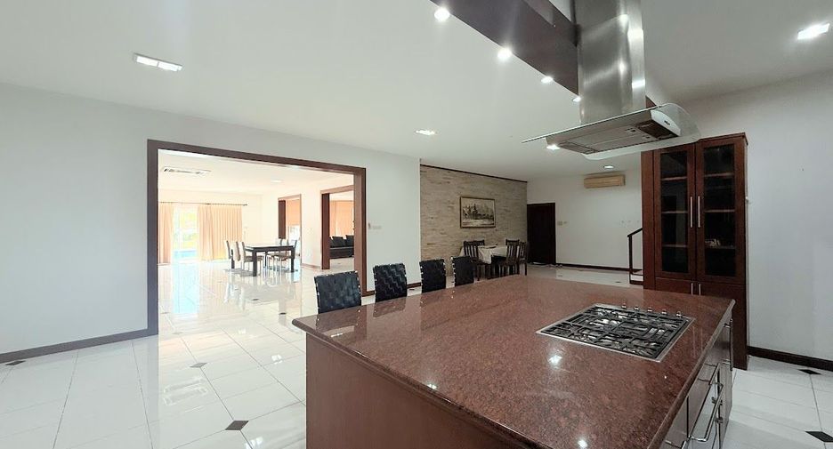 Haus zur Miete mit 5 Zimmer in Bang Lamung, Chonburi