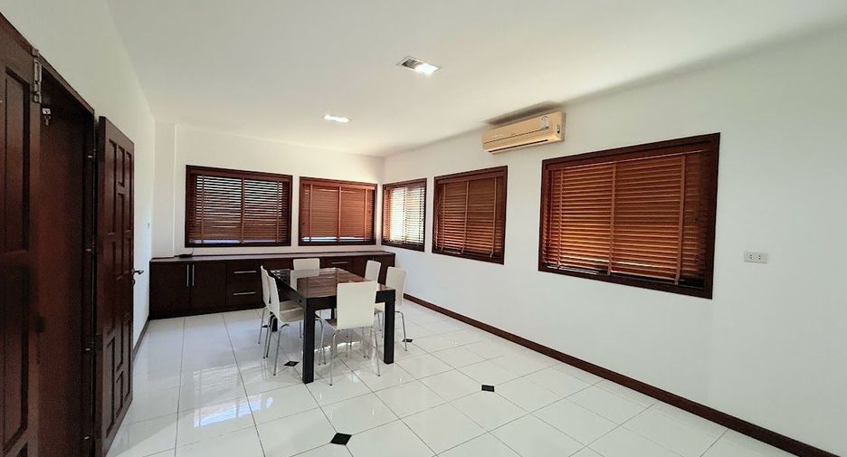 Haus zur Miete mit 5 Zimmer in Bang Lamung, Chonburi