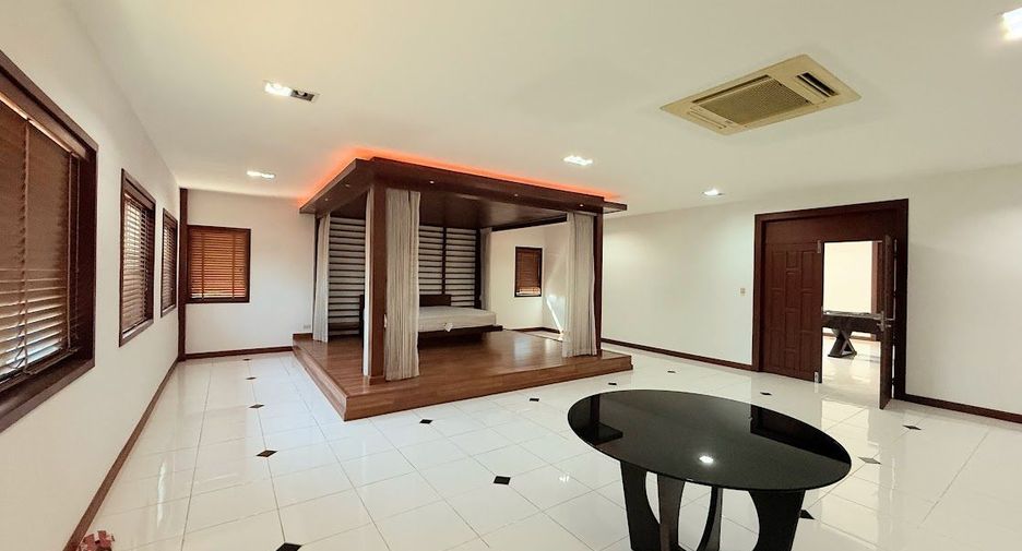 Haus zur Miete mit 5 Zimmer in Bang Lamung, Chonburi