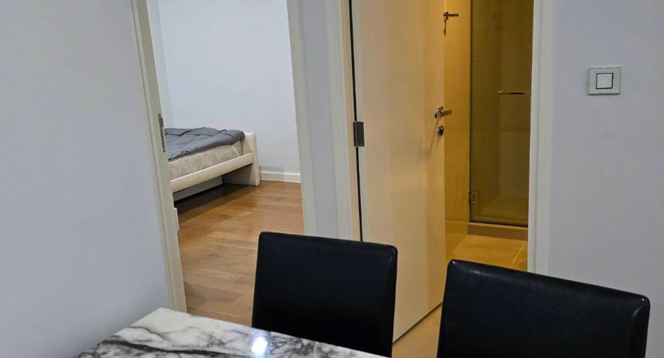 For rent 2 bedrooms condo in Sathon, Bangkok