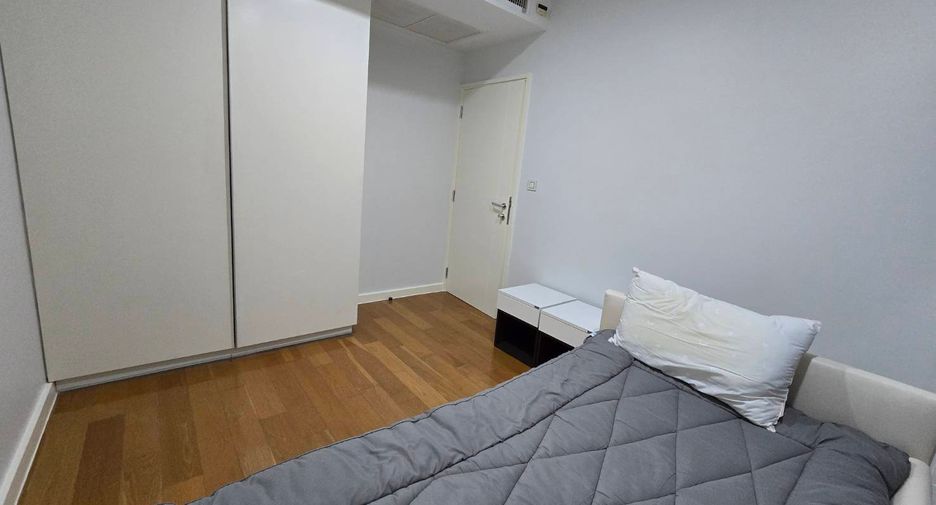 For rent 2 bedrooms condo in Sathon, Bangkok