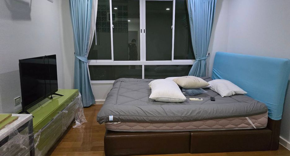 For rent 2 bedrooms condo in Sathon, Bangkok