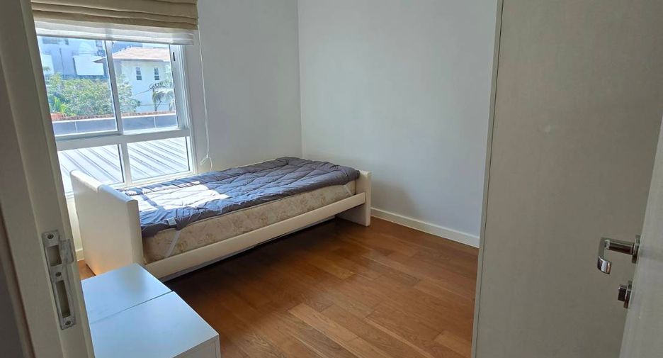 For rent 2 bedrooms condo in Sathon, Bangkok