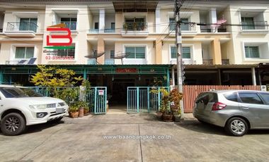 Casa adosada en venta de 4 habitaciones en Yan Nawa, Bangkok
