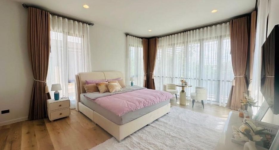 Haus zur Miete und zum Kauf mit 4 Zimmer in Bang Kapi, Bangkok