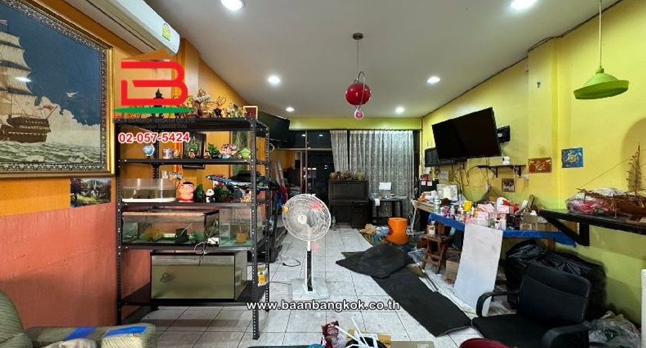 For sale 2 bedrooms retail Space in Sai Mai, Bangkok