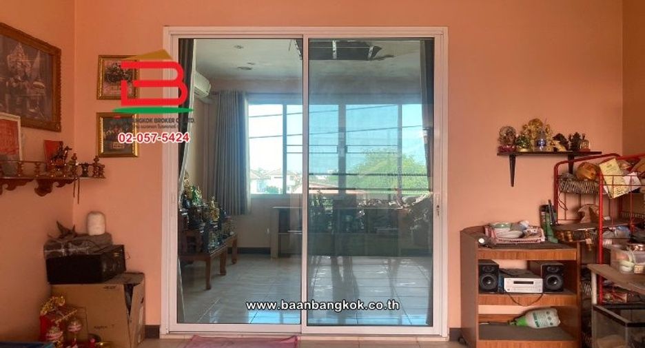 For sale 2 bedrooms retail Space in Sai Mai, Bangkok