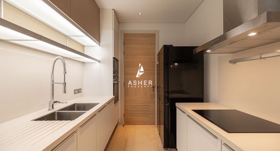For sale 3 ベッドルーム condo in Pathum Wan, Bangkok
