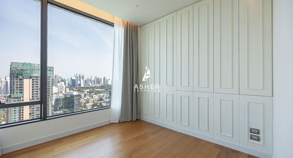 For sale 3 ベッドルーム condo in Pathum Wan, Bangkok