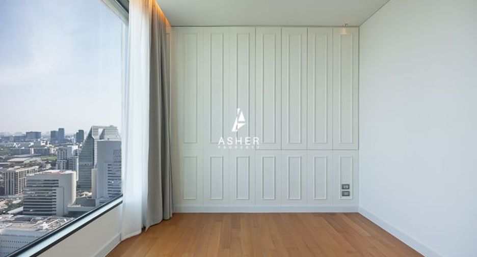 For sale 3 ベッドルーム condo in Pathum Wan, Bangkok