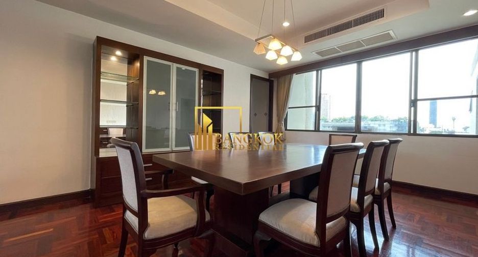 For rent 3 bedrooms apartment in Watthana, Bangkok