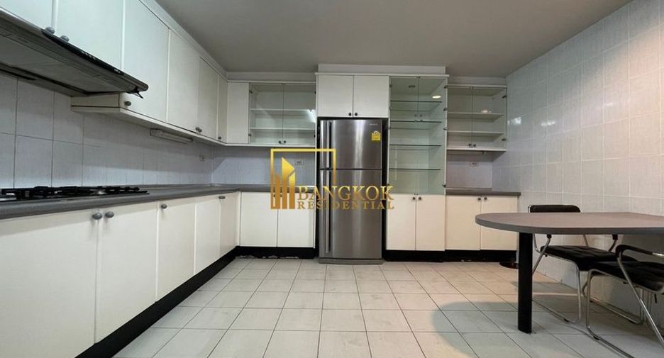 For rent 3 bedrooms apartment in Watthana, Bangkok