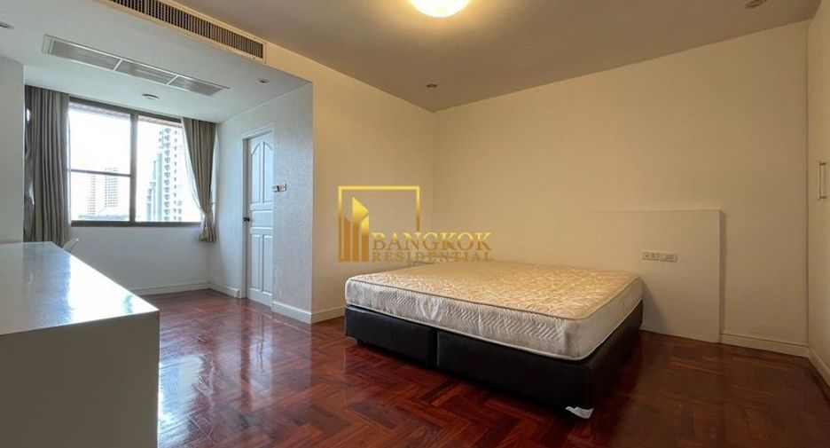 For rent 3 bedrooms apartment in Watthana, Bangkok
