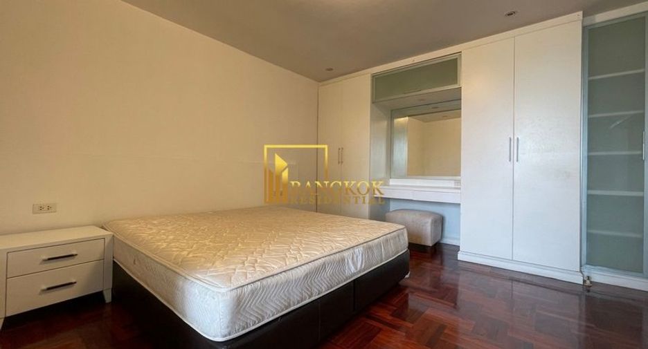 For rent 3 bedrooms apartment in Watthana, Bangkok