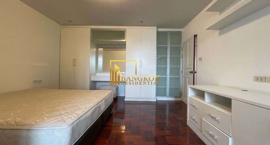 For rent 3 bedrooms apartment in Watthana, Bangkok