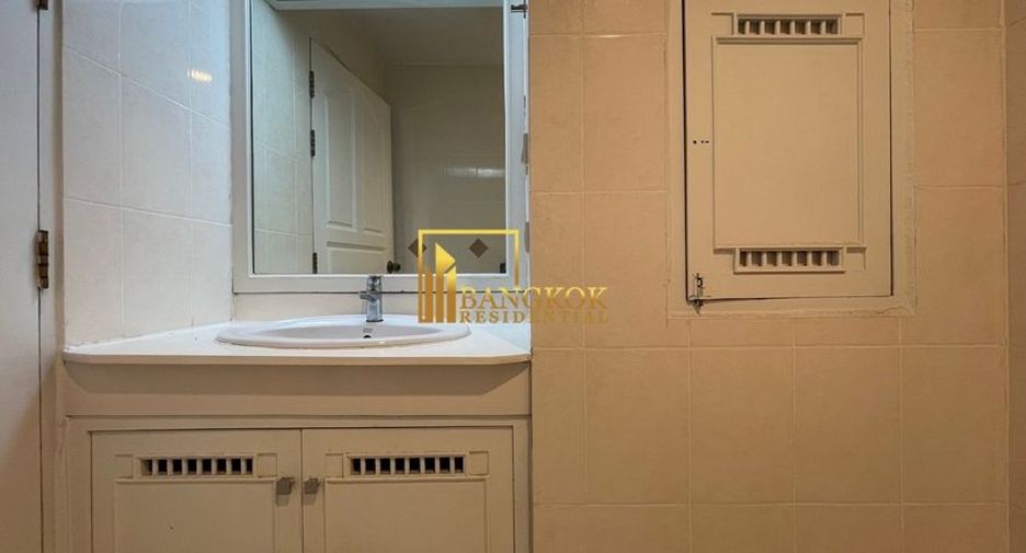 For rent 3 bedrooms apartment in Watthana, Bangkok