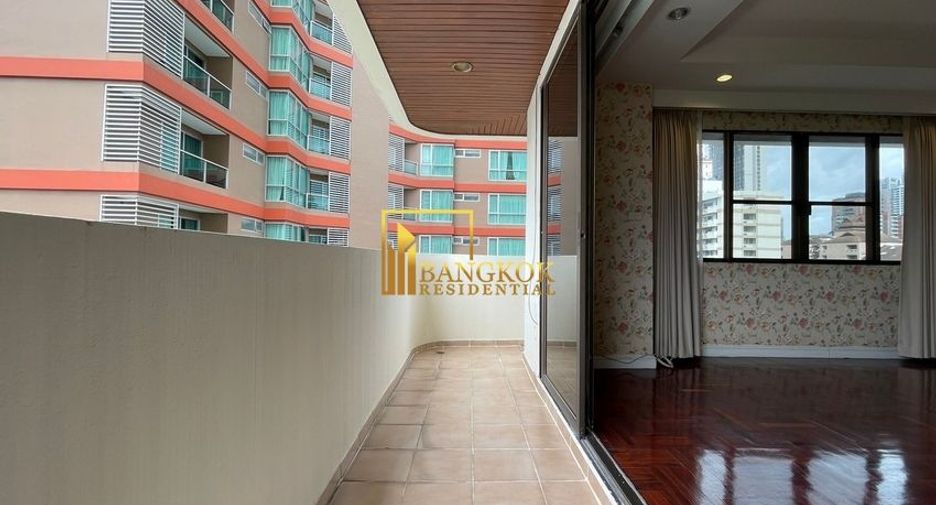 For rent 3 bedrooms apartment in Watthana, Bangkok