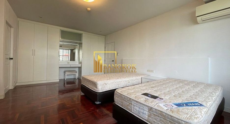 For rent 3 bedrooms apartment in Watthana, Bangkok