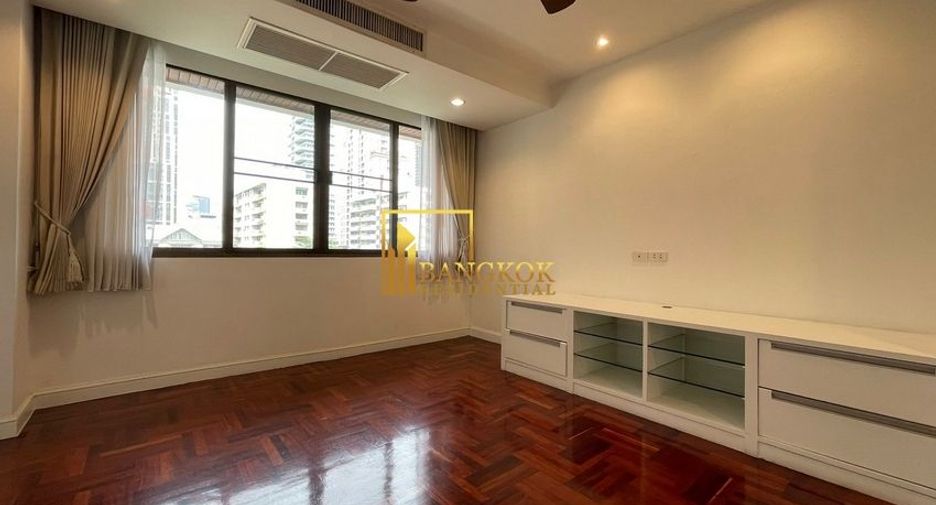 For rent 3 bedrooms apartment in Watthana, Bangkok