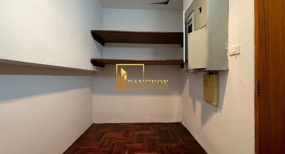 For rent 3 bedrooms apartment in Watthana, Bangkok