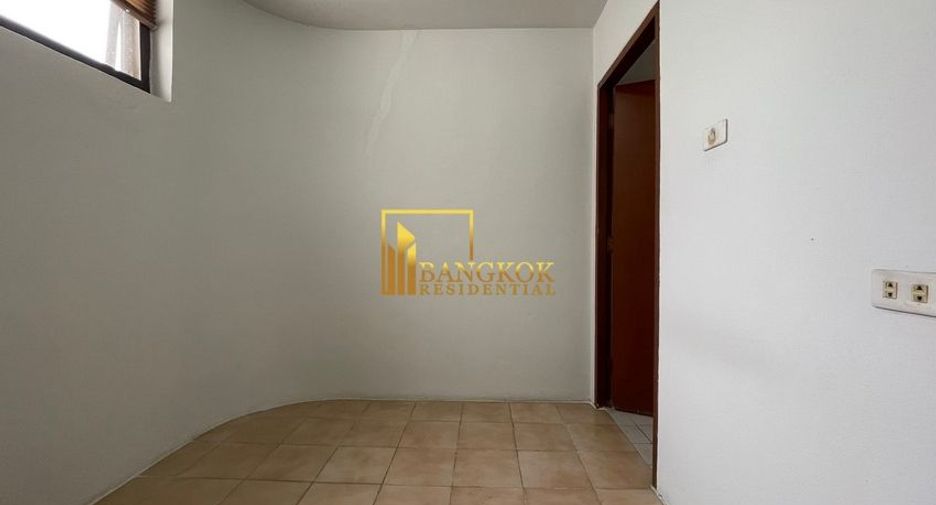 For rent 3 bedrooms apartment in Watthana, Bangkok