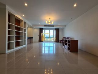 Apartamento en alquiler de 3 habitaciones en Watthana, Bangkok