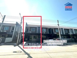 For sale 3 bed townhouse in Lam Luk Ka, Pathum Thani