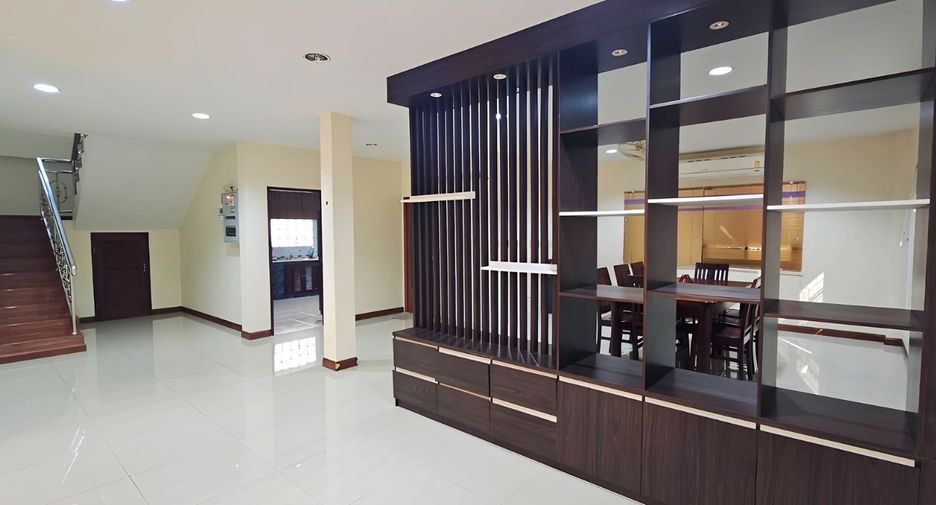 Casa en venta de 4 habitaciones en Thawi Watthana, Bangkok