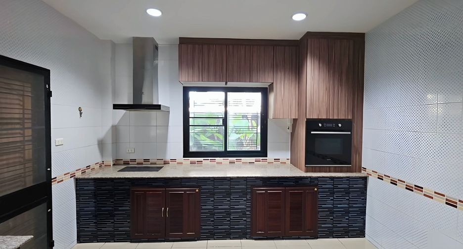 Casa en venta de 4 habitaciones en Thawi Watthana, Bangkok